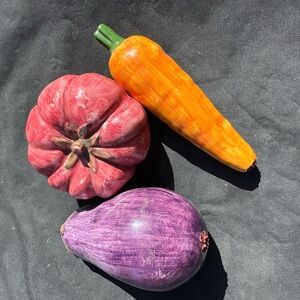 Ceramic Veggies DECOR lot of 3 Pieces Very Realistic Carrot, Tomatoe & Eggplant
